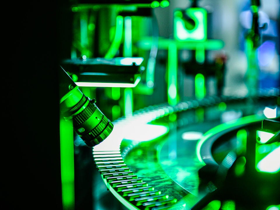 Industrial vision system in green light