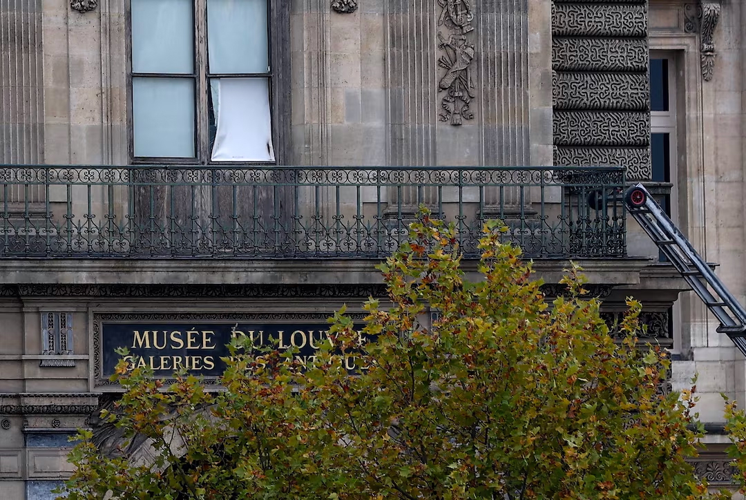 2nd floor of the Louvre where the break-in occurred